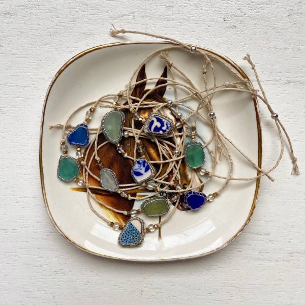 - a Jewellery by Hannah Marshall Jewellery, measuring 2 x 2 cm (H x W) £26